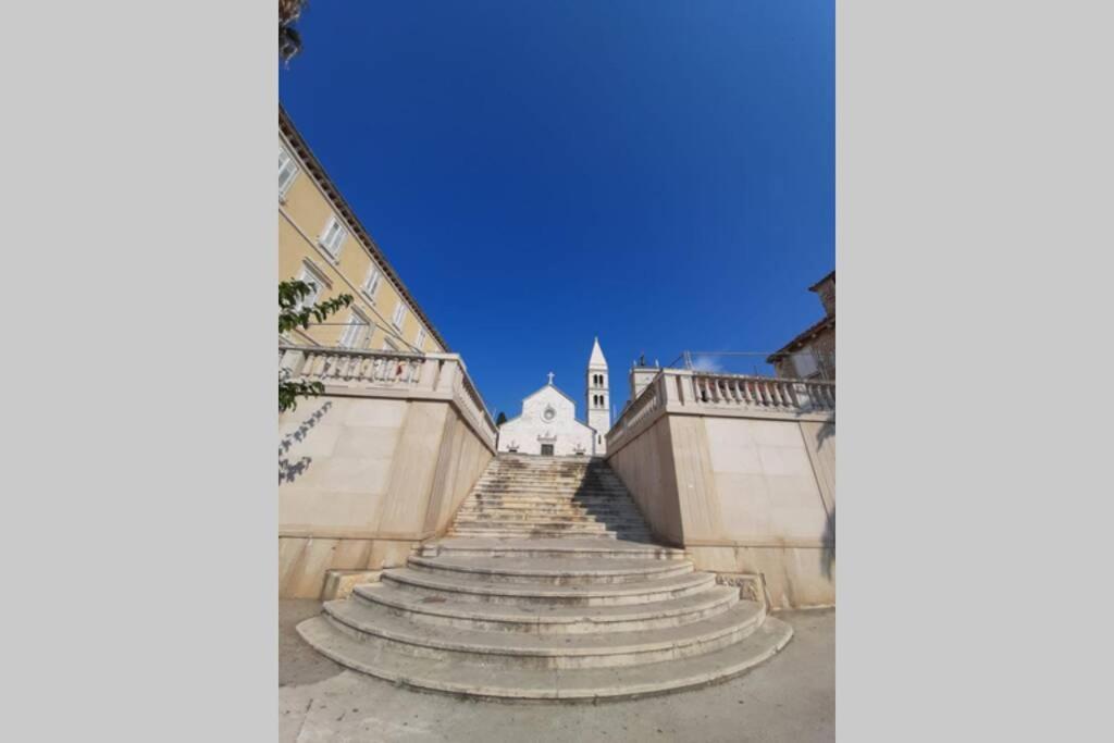 Giovanna - Spacious Lovely Apartment Supetar Εξωτερικό φωτογραφία