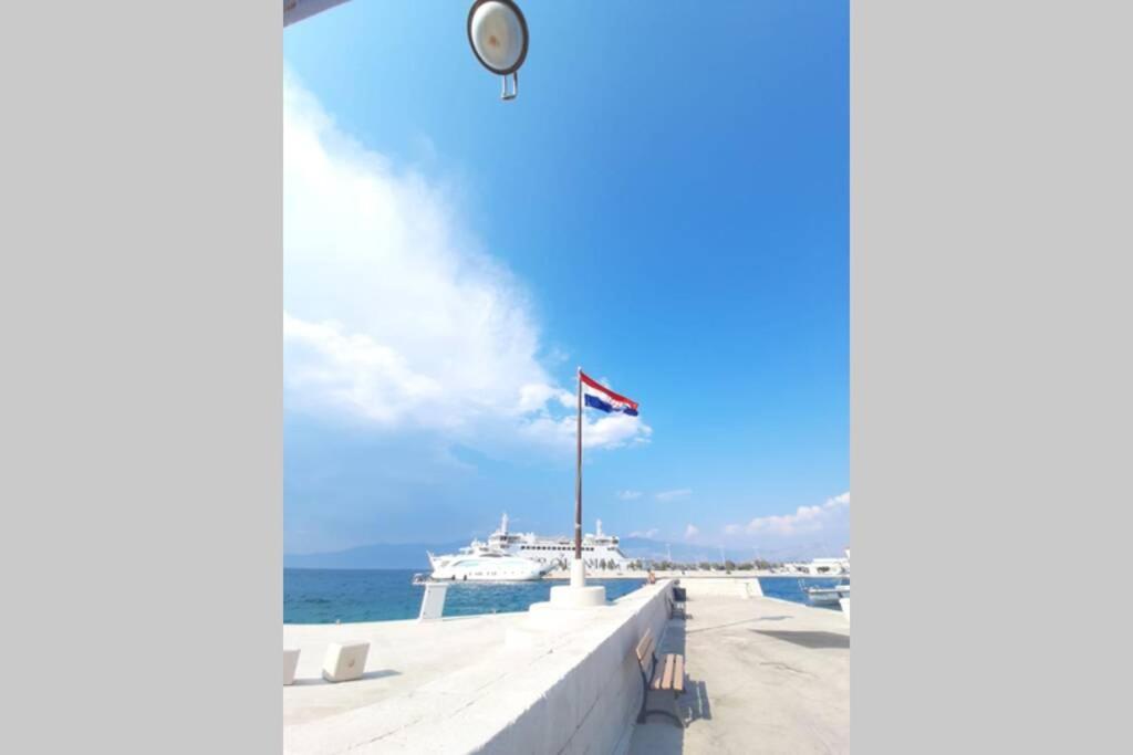 Giovanna - Spacious Lovely Apartment Supetar Εξωτερικό φωτογραφία