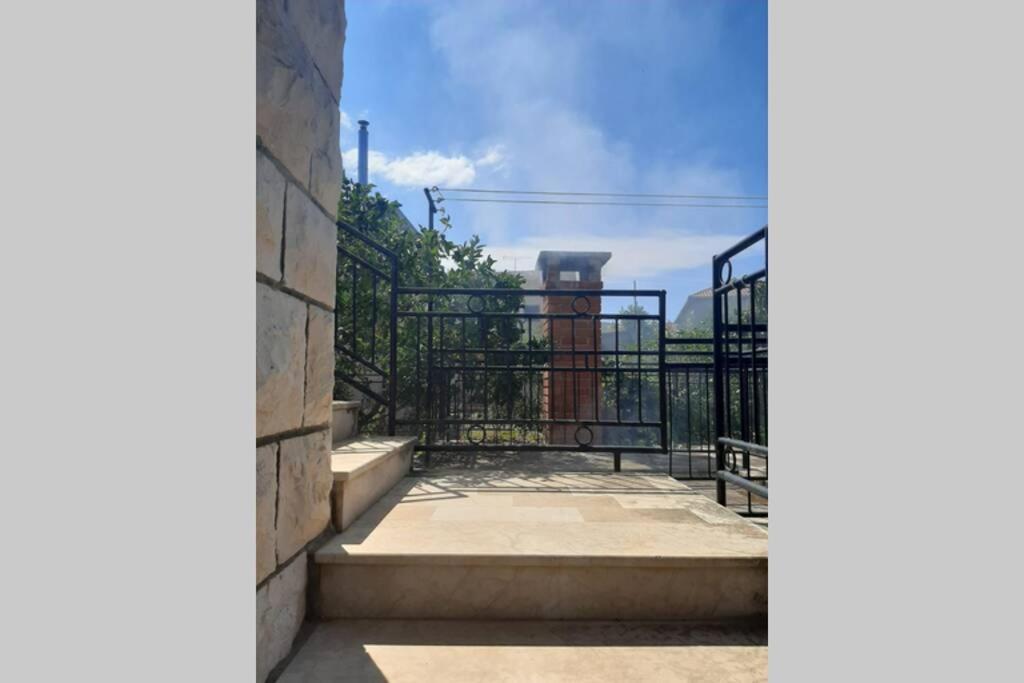 Giovanna - Spacious Lovely Apartment Supetar Εξωτερικό φωτογραφία