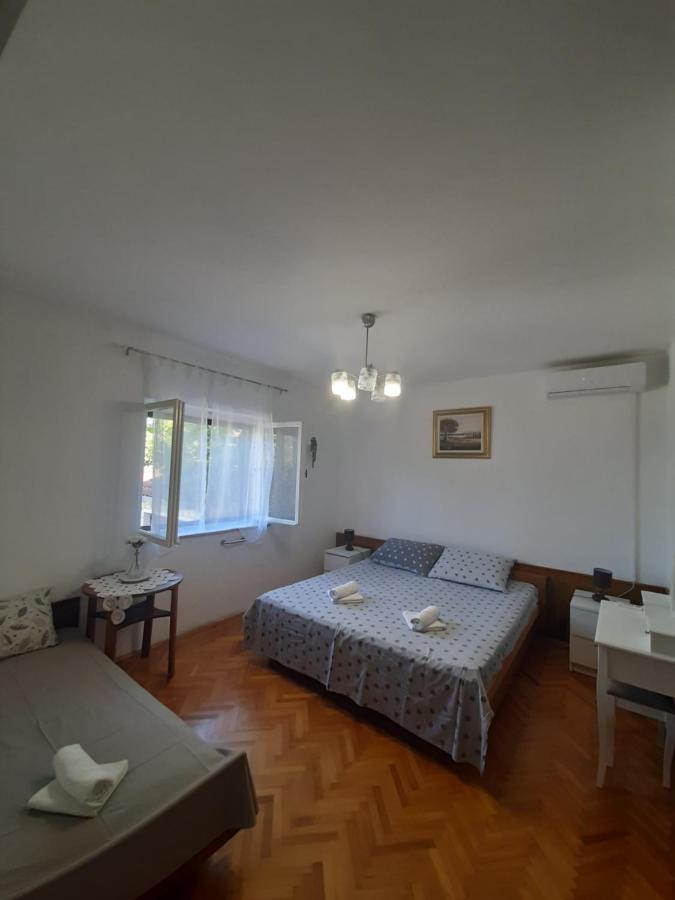Giovanna - Spacious Lovely Apartment Supetar Εξωτερικό φωτογραφία