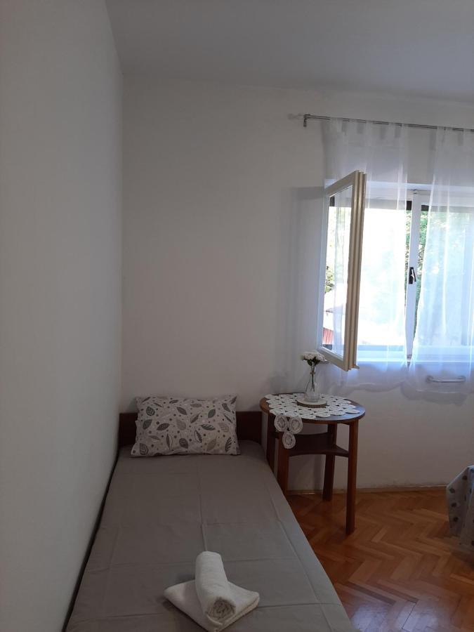 Giovanna - Spacious Lovely Apartment Supetar Εξωτερικό φωτογραφία