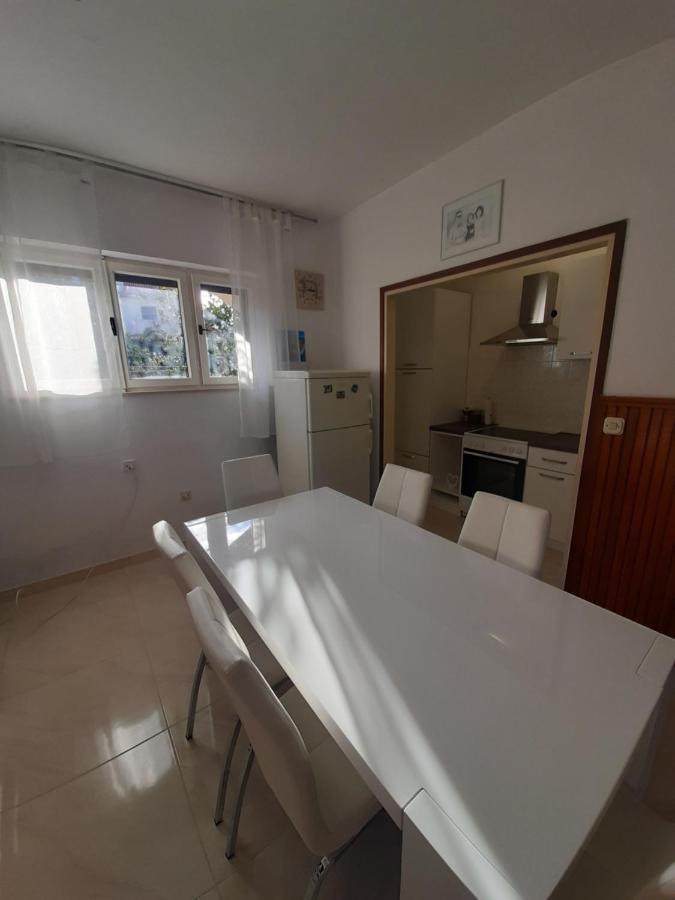 Giovanna - Spacious Lovely Apartment Supetar Εξωτερικό φωτογραφία