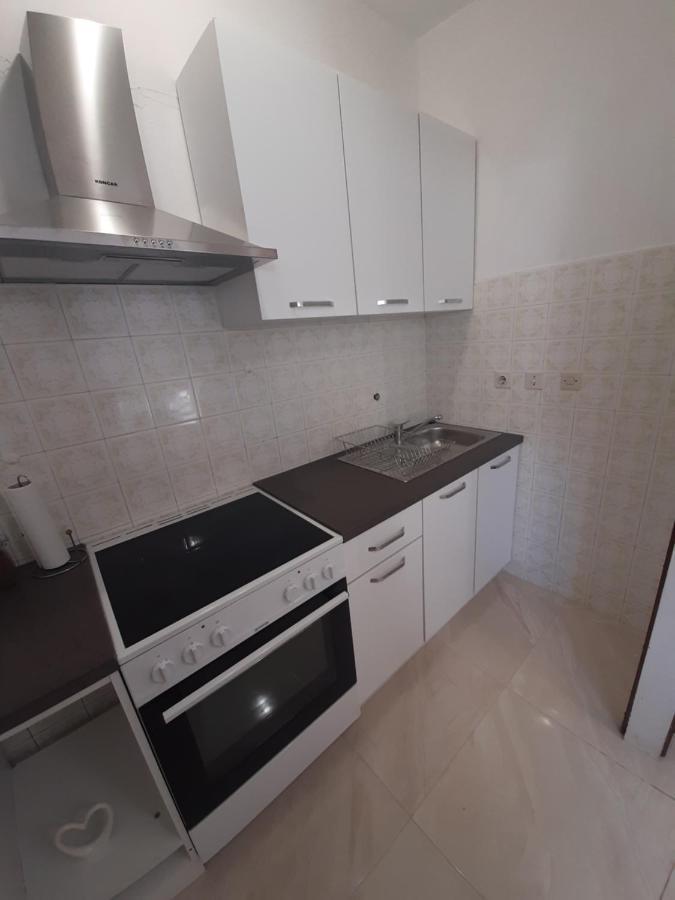 Giovanna - Spacious Lovely Apartment Supetar Εξωτερικό φωτογραφία