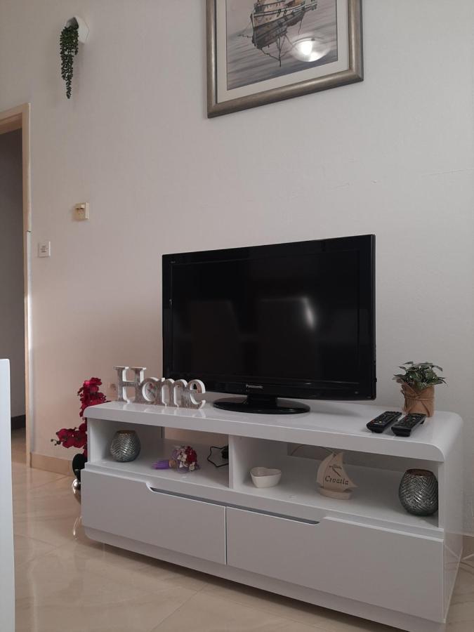 Giovanna - Spacious Lovely Apartment Supetar Εξωτερικό φωτογραφία
